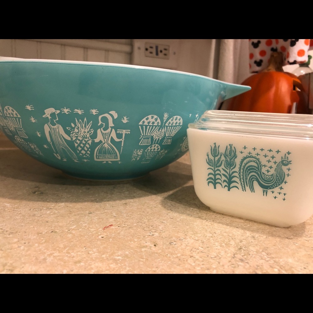Butterprint Pyrex 8piece set